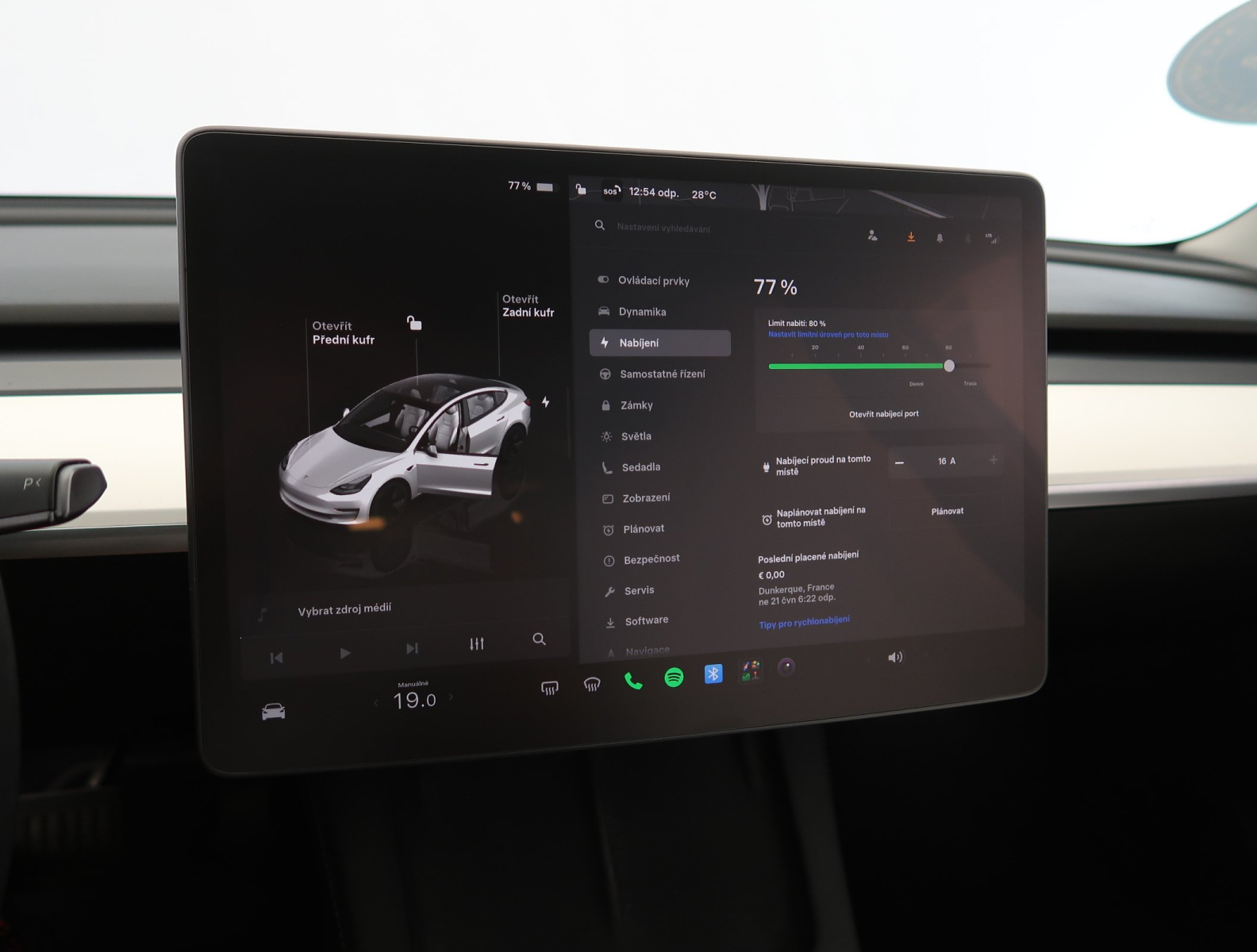 Tesla Model 3 Long Range AWD – fotografie 27