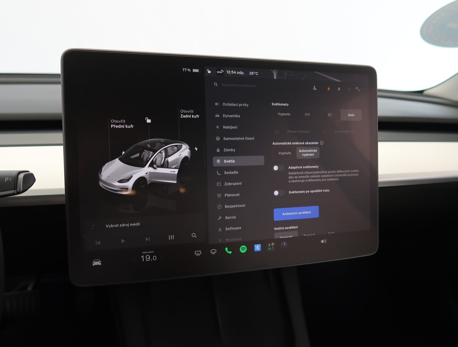 Tesla Model 3 Long Range AWD – fotografie 29