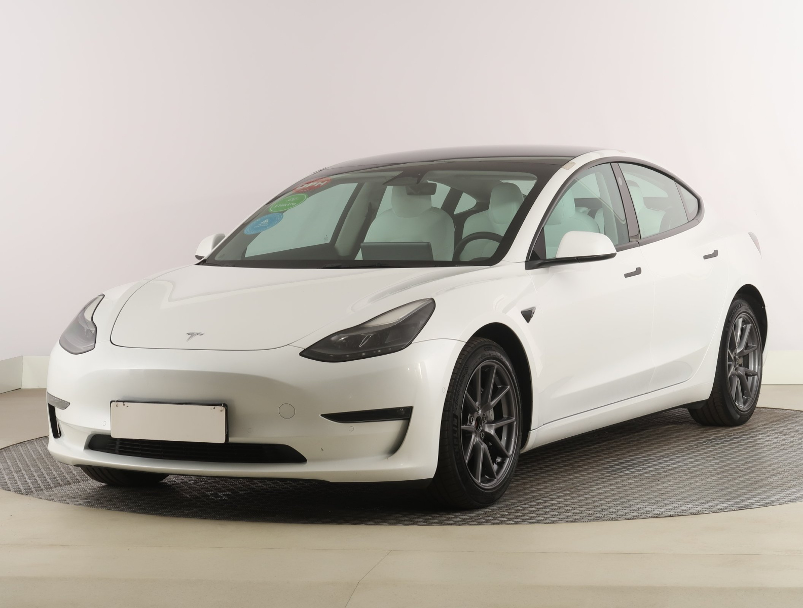 Tesla Model 3 Long Range AWD – fotografie 3
