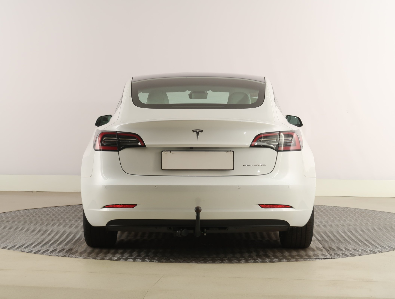 Tesla Model 3 Long Range AWD – fotografie 6