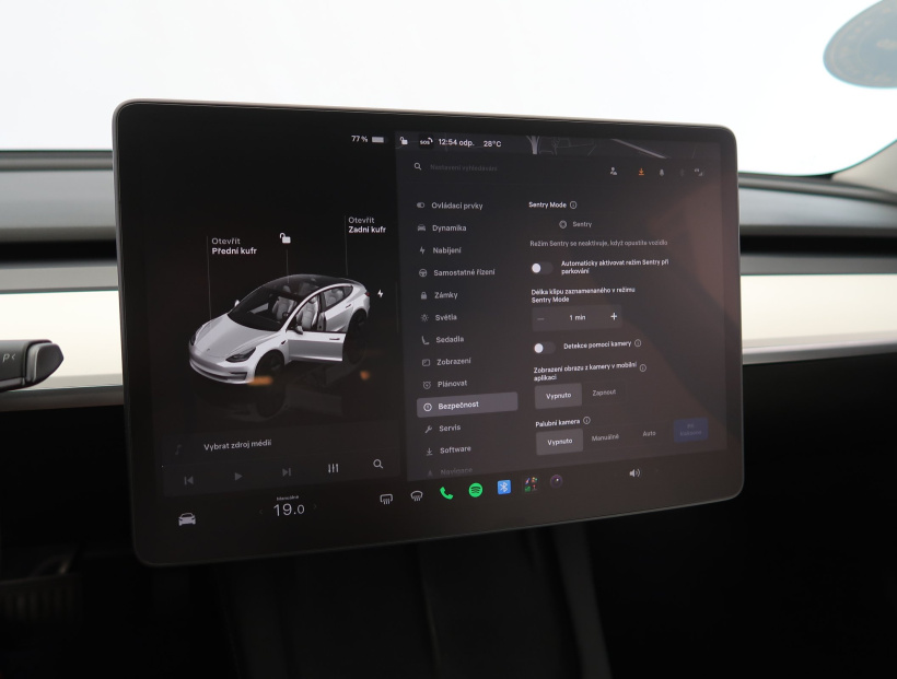 Tesla Model 3, 2022
