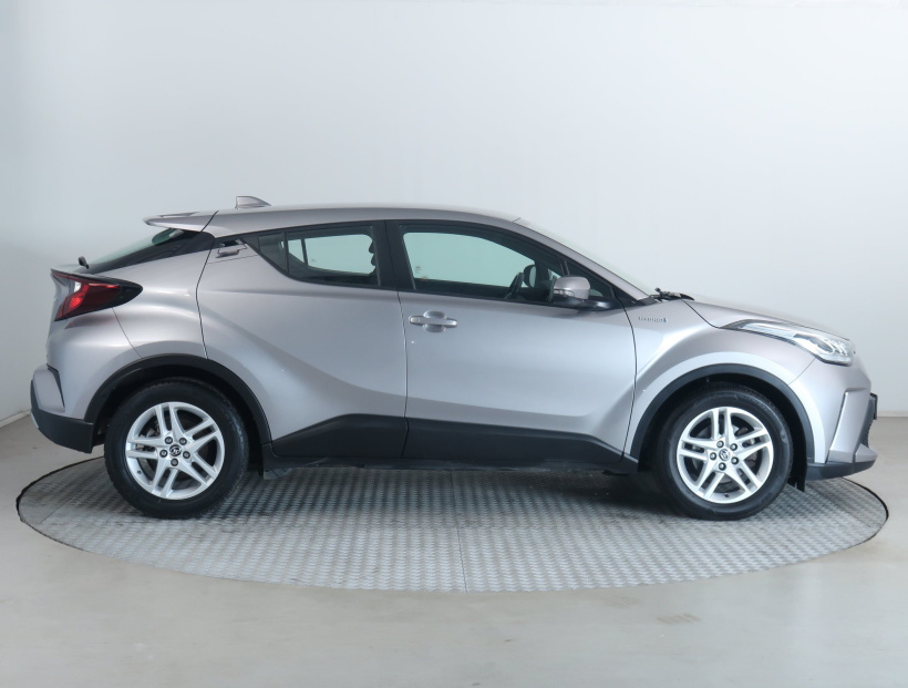 Toyota C-HR, 2021