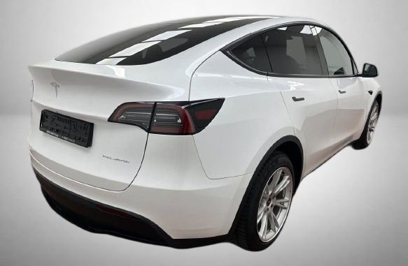 Tesla Model Y, 2023