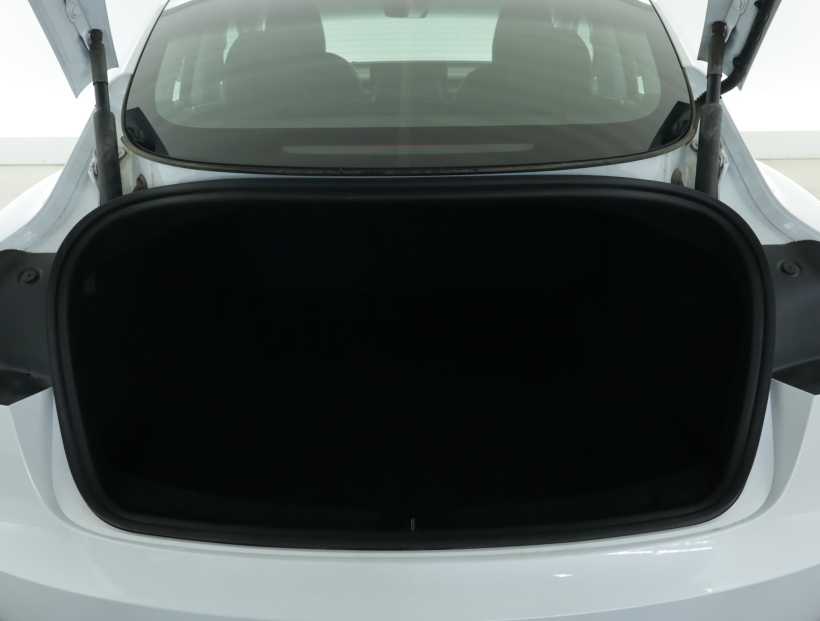 Tesla Model 3, 2023