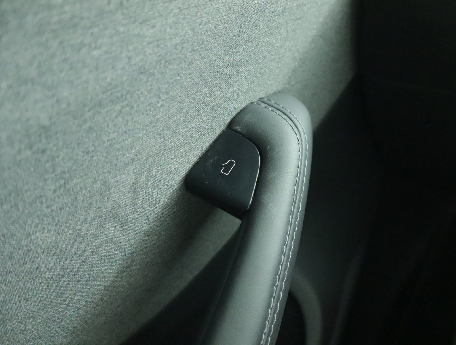 Tesla Model 3 Standard Range Plus – fotografie 23