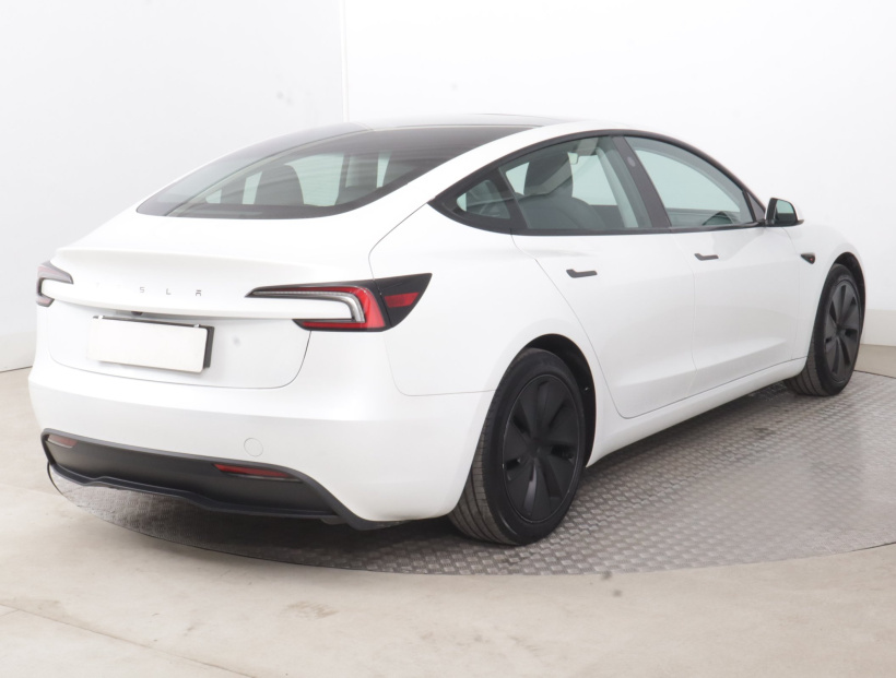 Tesla Model 3, 2023