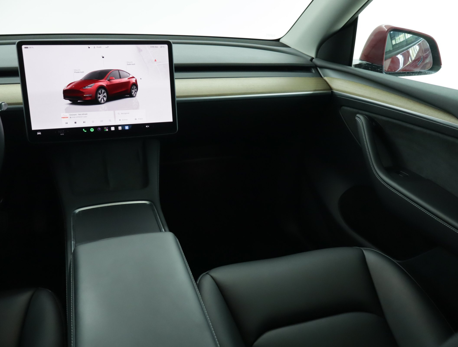 Tesla Model Y Standard Range – fotografie 11