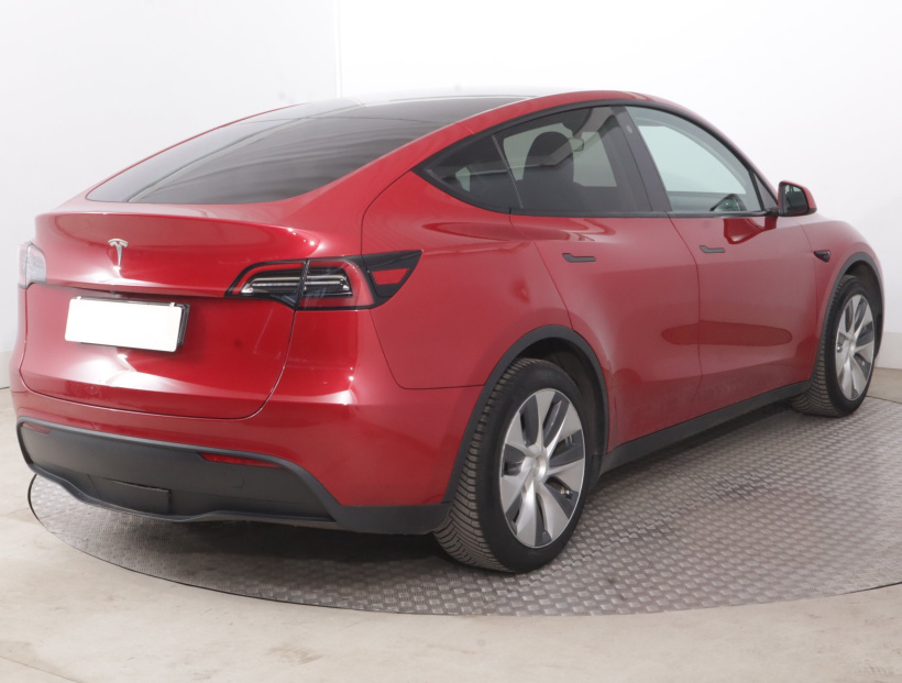 Tesla Model Y, 2022