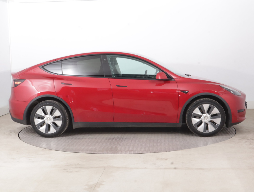 Tesla Model Y, 2022