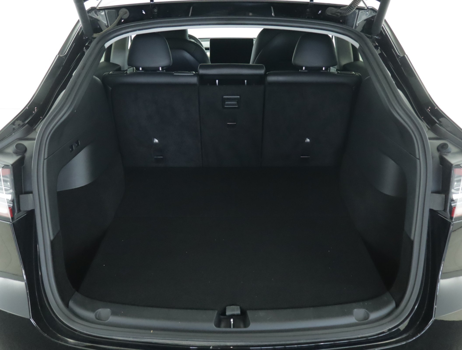 Tesla Model Y Long Range AWD – fotografie 20
