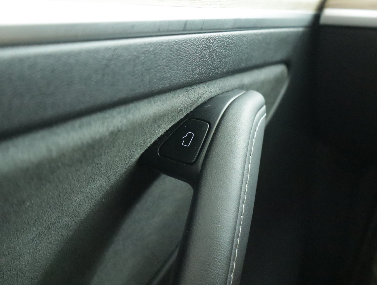 Tesla Model Y Long Range AWD – fotografie 23