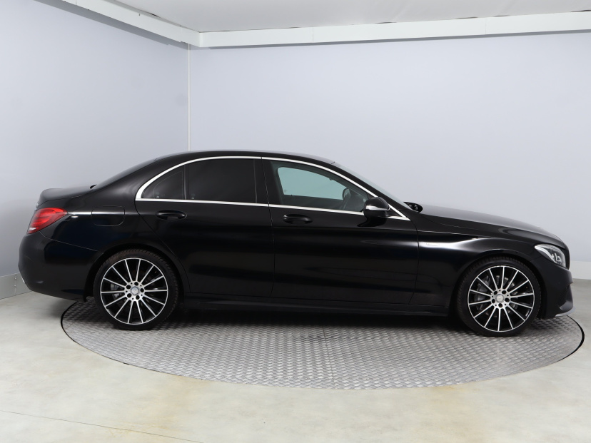 Mercedes-Benz C, 2015