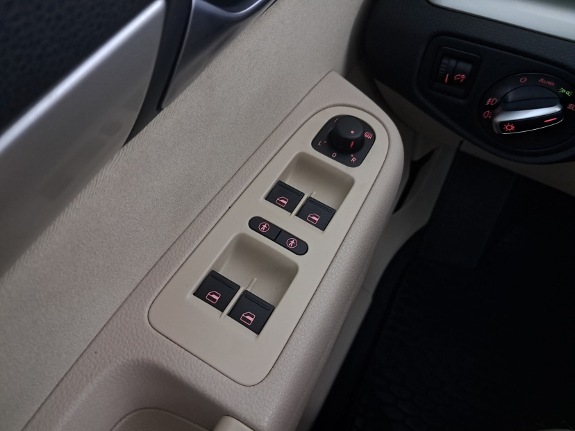 Seat Alhambra, 2015