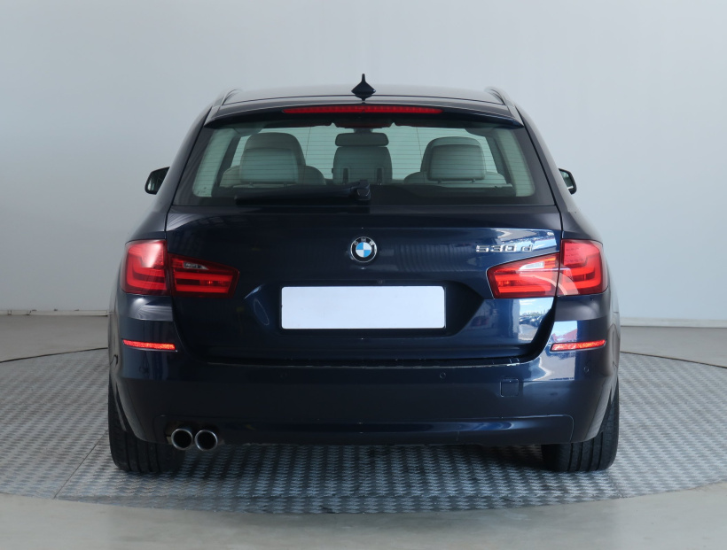 BMW 5, 2010