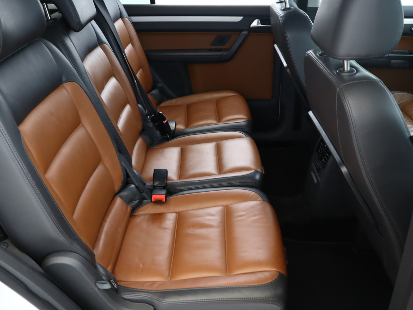 Volkswagen Touran, 2010