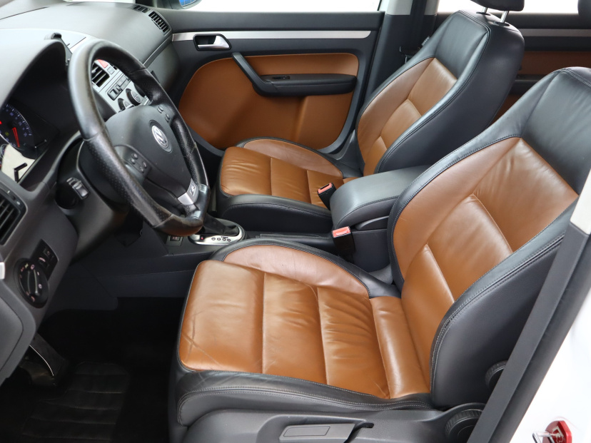 Volkswagen Touran, 2010