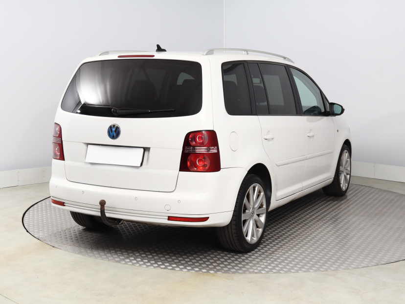 Volkswagen Touran, 2010