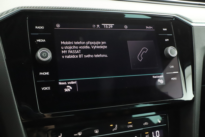 Volkswagen Passat, 2022