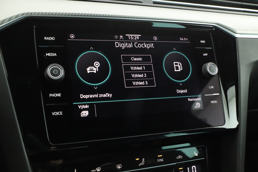 Volkswagen Passat, 2022