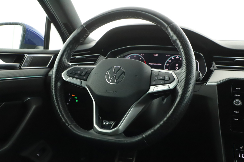 Volkswagen Passat, 2022