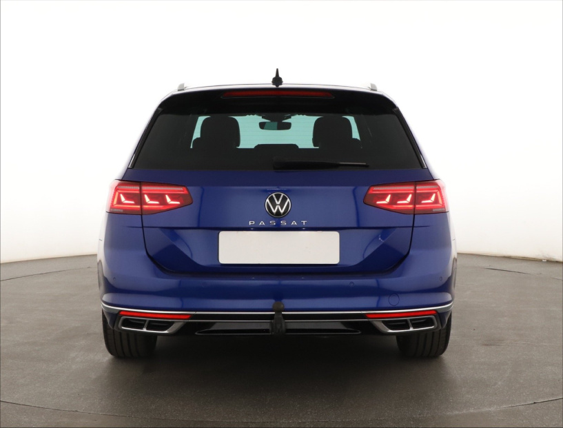 Volkswagen Passat, 2022