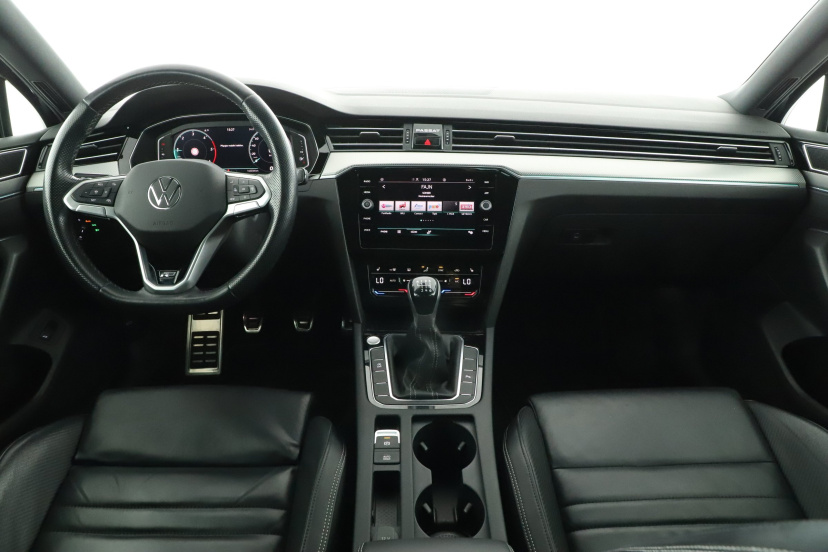 Volkswagen Passat, 2022
