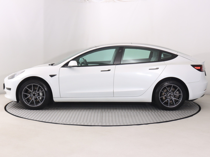Tesla Model 3, 2022