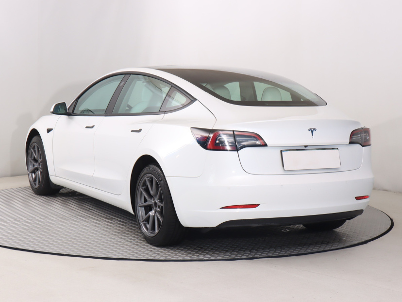 Tesla Model 3, 2022