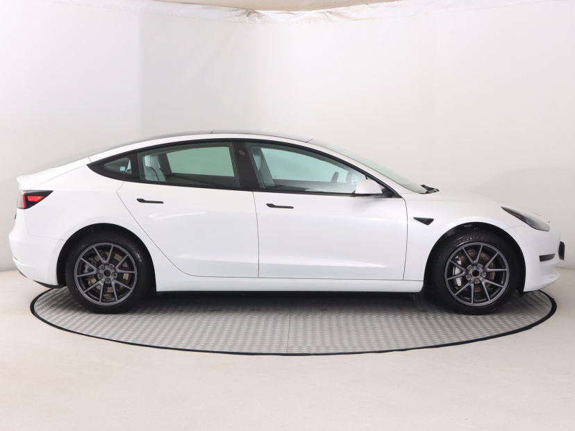 Tesla Model 3, 2022