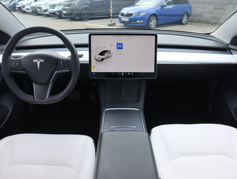 Tesla Model 3, 2022