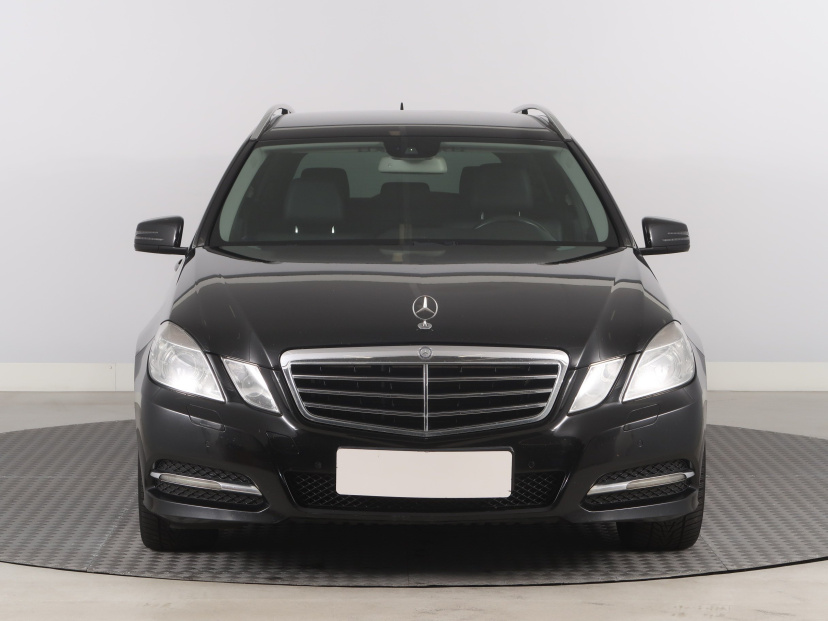 Mercedes-Benz E, 2010