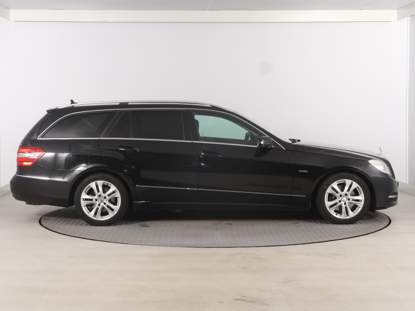 Mercedes-Benz E, 2010