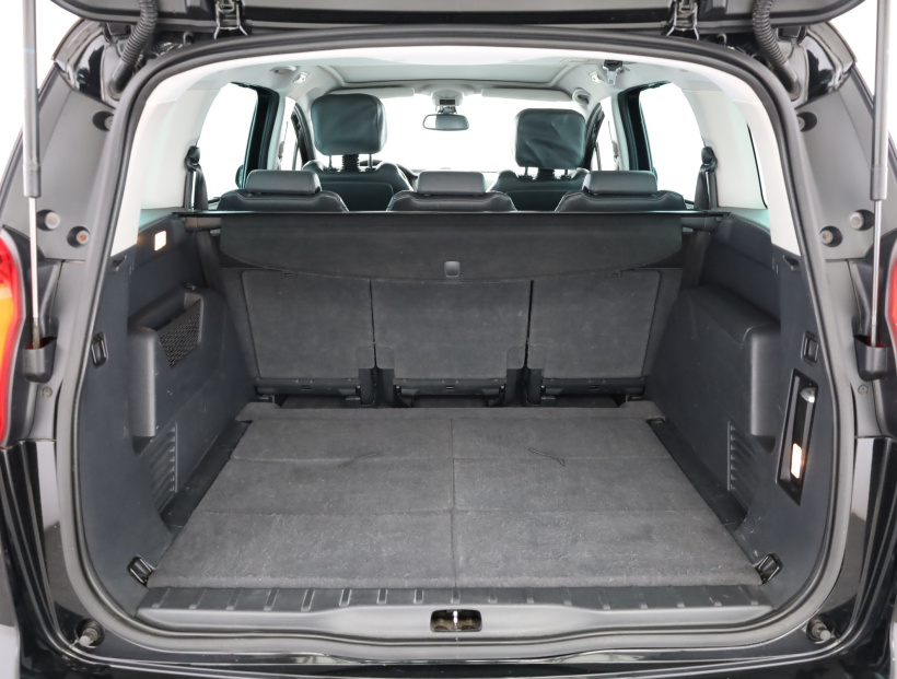 Peugeot 5008, 2011
