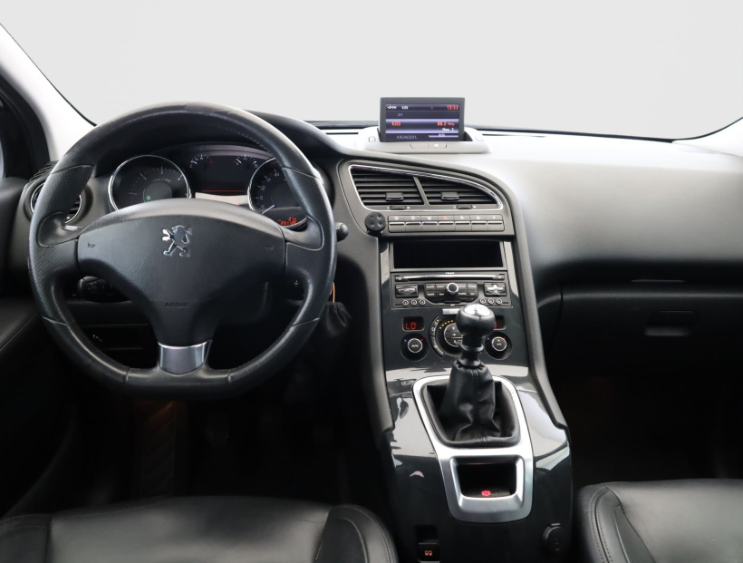 Peugeot 5008, 2011