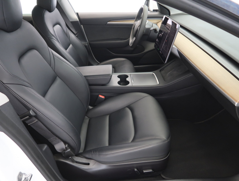 Tesla Model 3, 2021