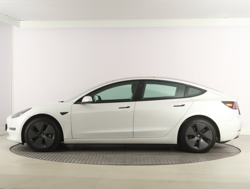 Tesla Model 3, 2021