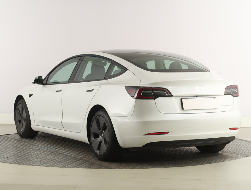 Tesla Model 3, 2021