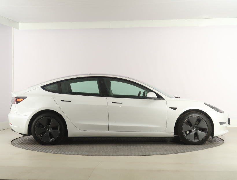 Tesla Model 3, 2021