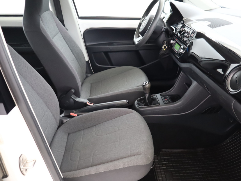 Volkswagen Up!, 2015