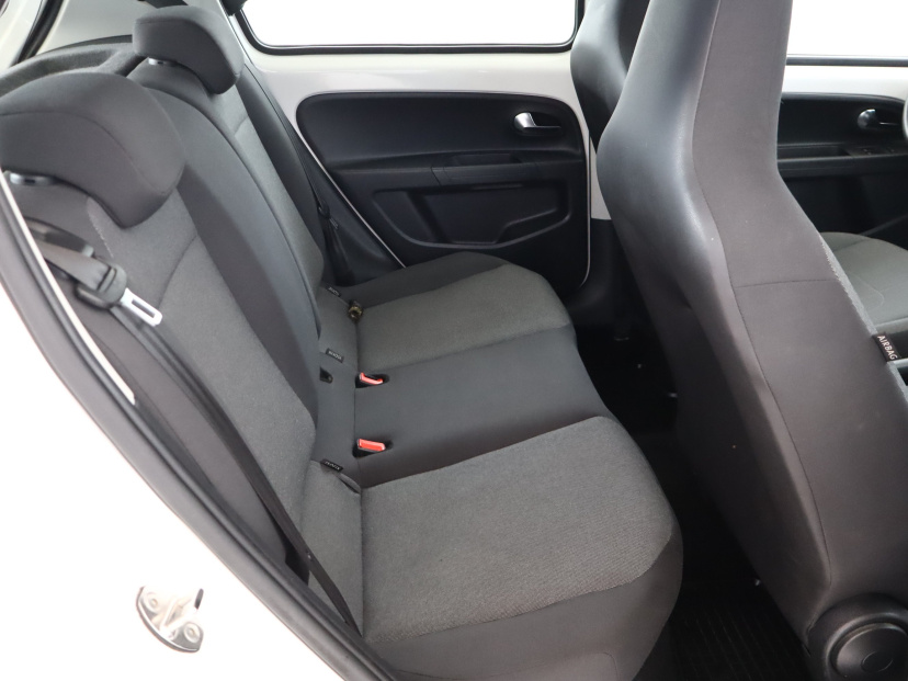 Volkswagen Up!, 2015