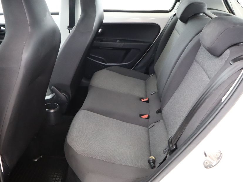 Volkswagen Up!, 2015