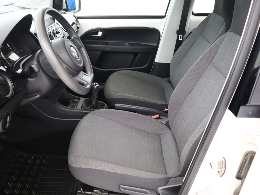 Volkswagen Up!, 2015