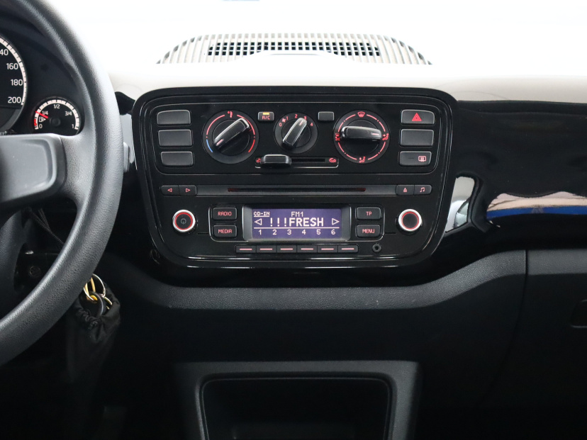 Volkswagen Up!, 2015