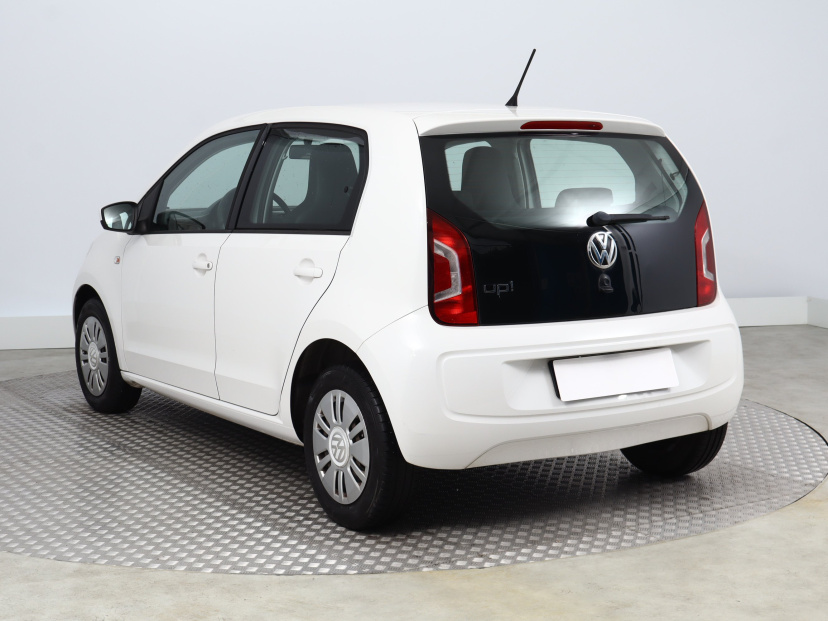 Volkswagen Up!, 2015