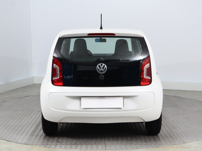 Volkswagen Up!, 2015