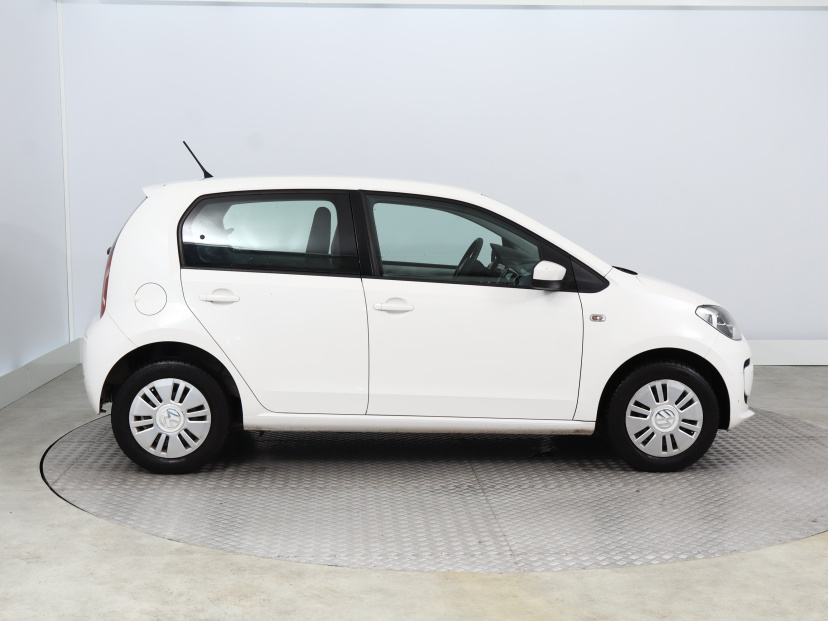 Volkswagen Up!, 2015