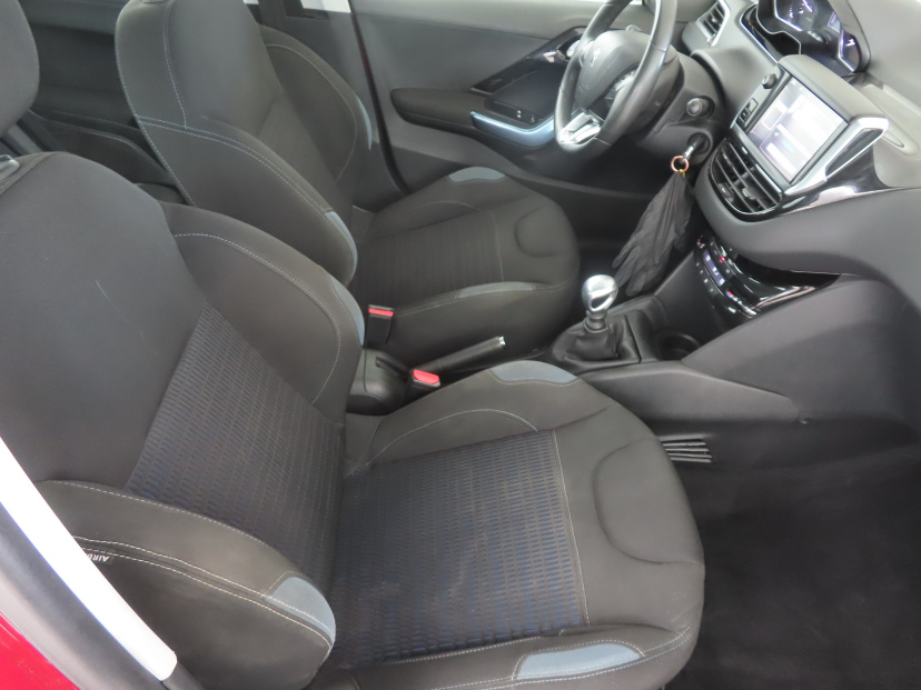 Peugeot 208, 2012