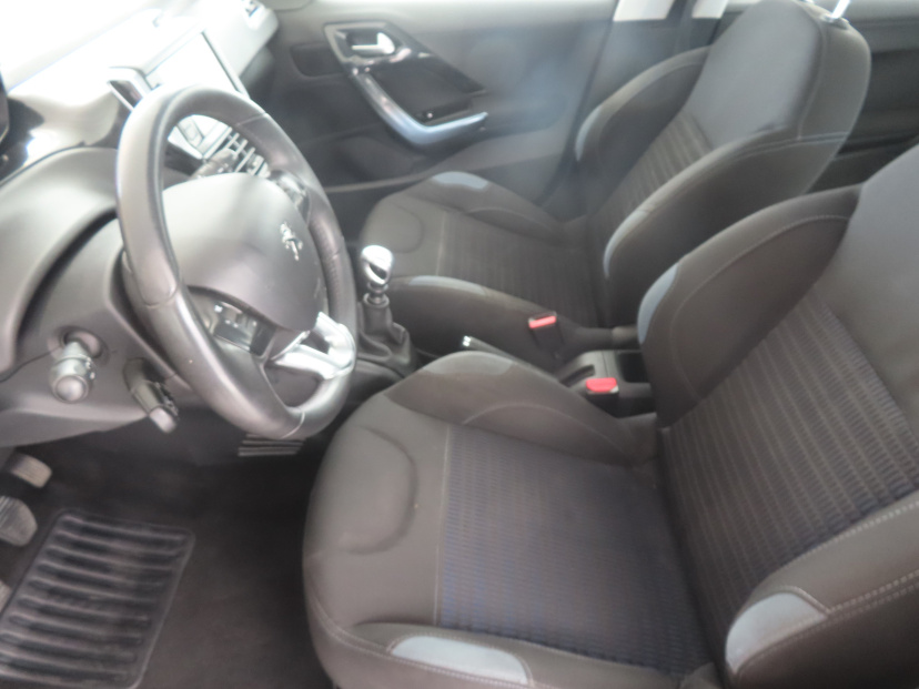 Peugeot 208, 2012