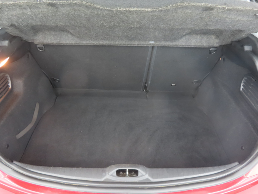 Peugeot 208, 2012