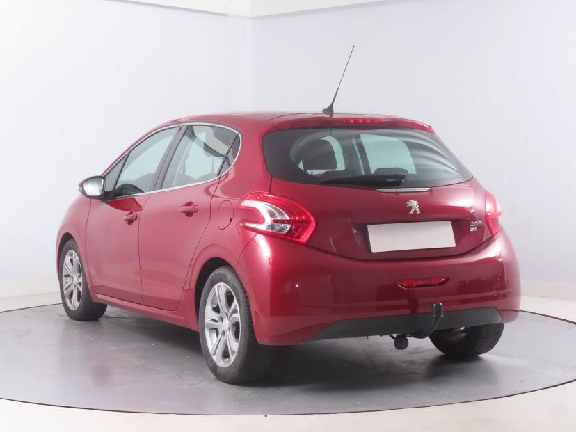 Peugeot 208, 2012